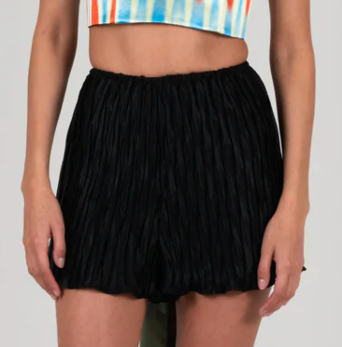 Momento Shorts