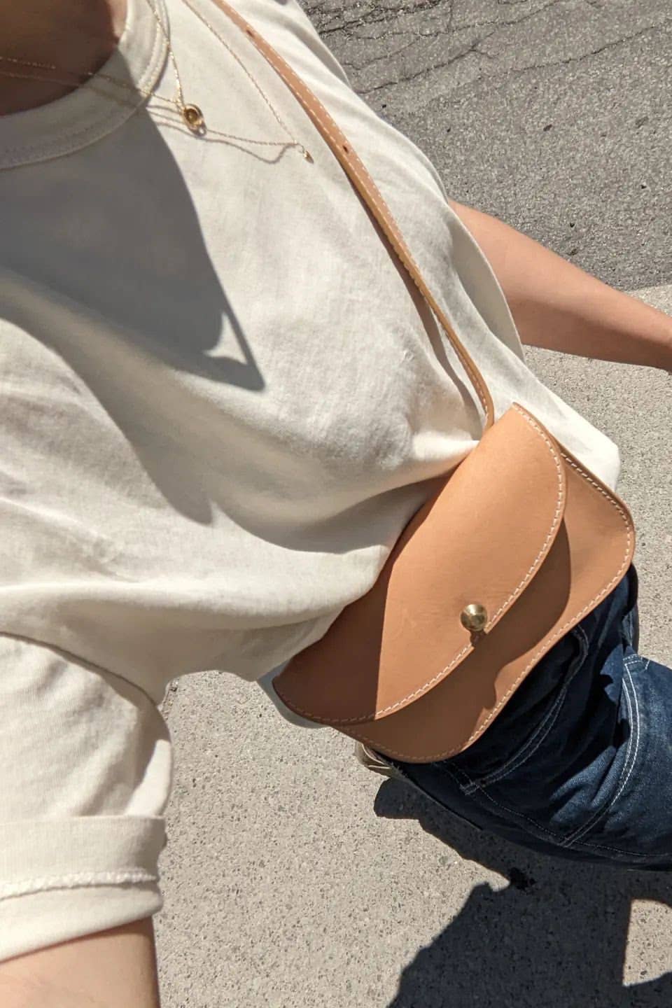 Her Tee