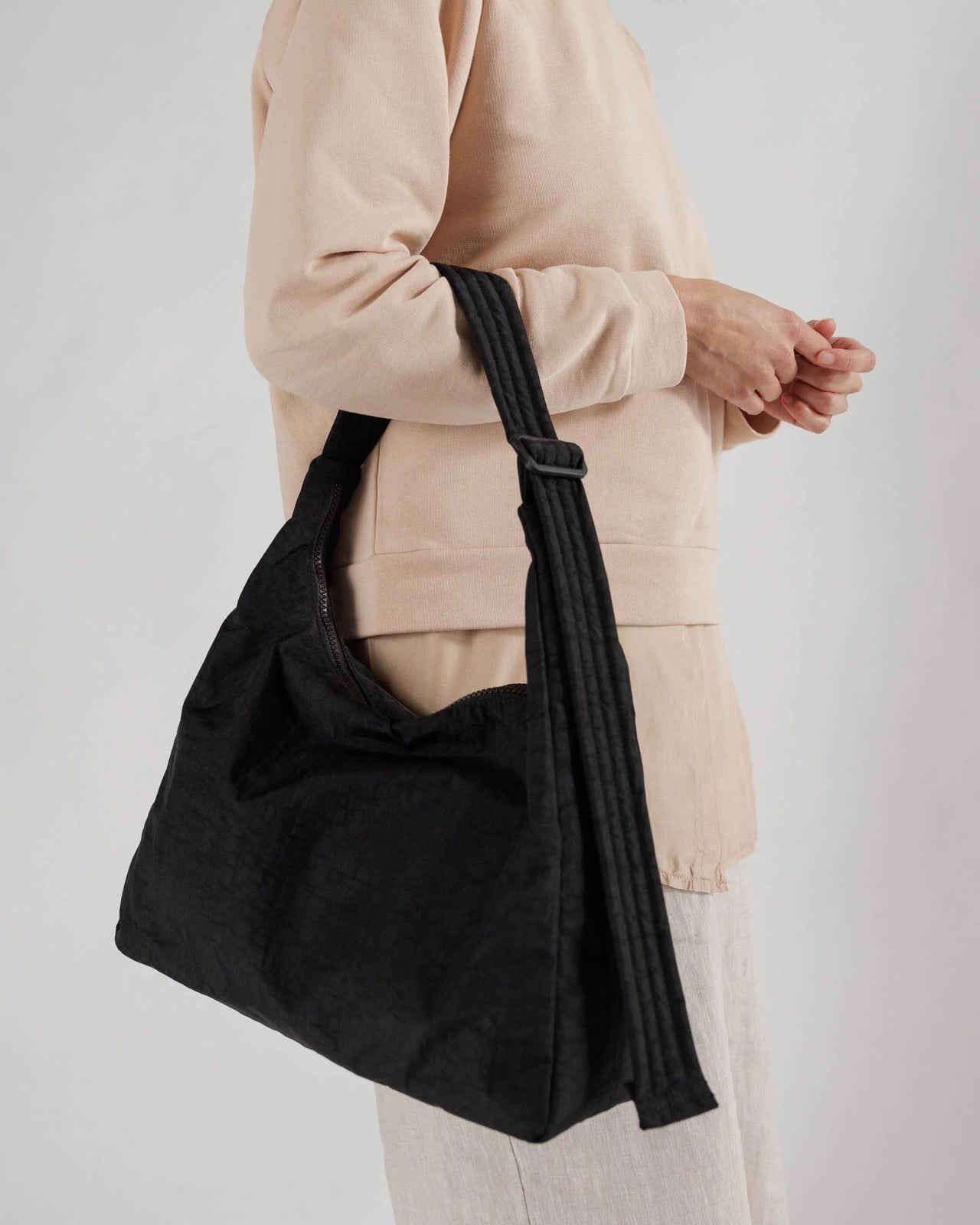 Nylon Shoulder Bag / Black