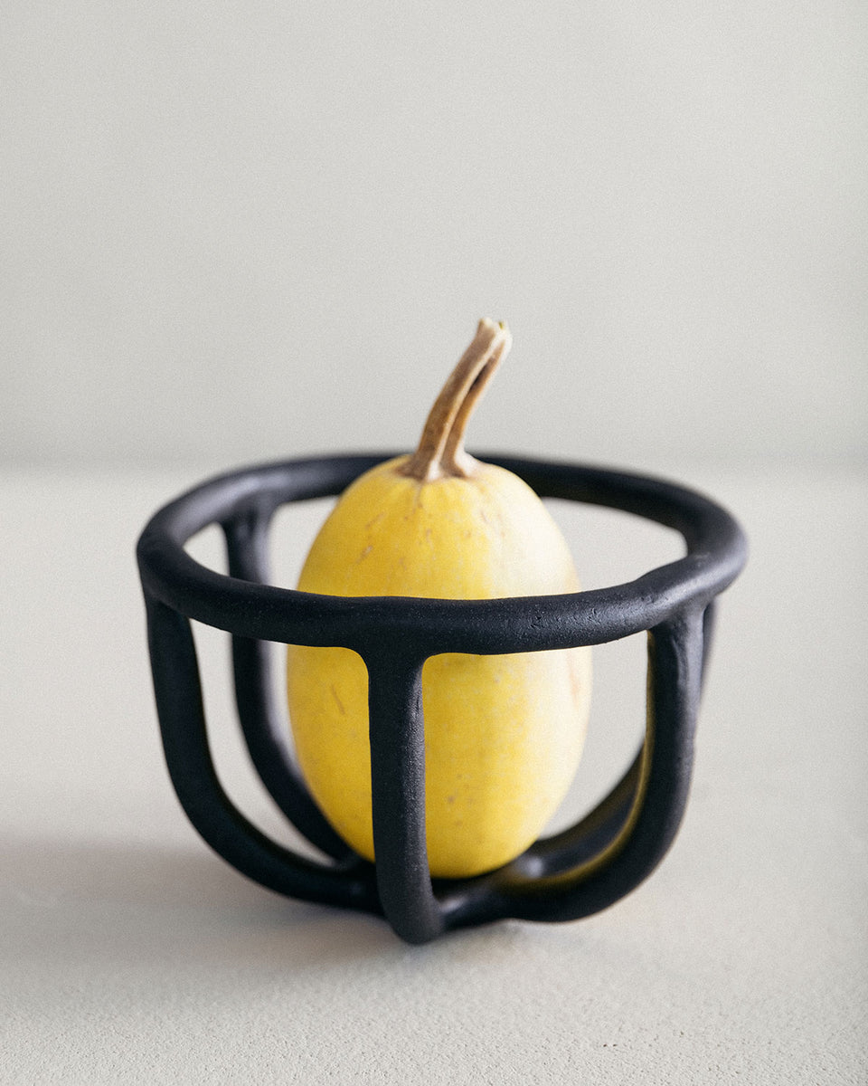 Moth Fruit Bowl / Black